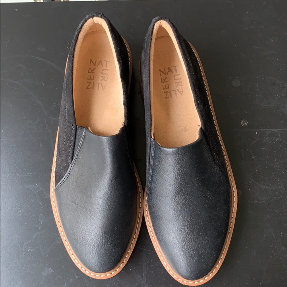 NATURALIZER FLATS